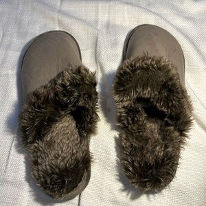 RH LUXE FUR Collection Sage Green Size 7